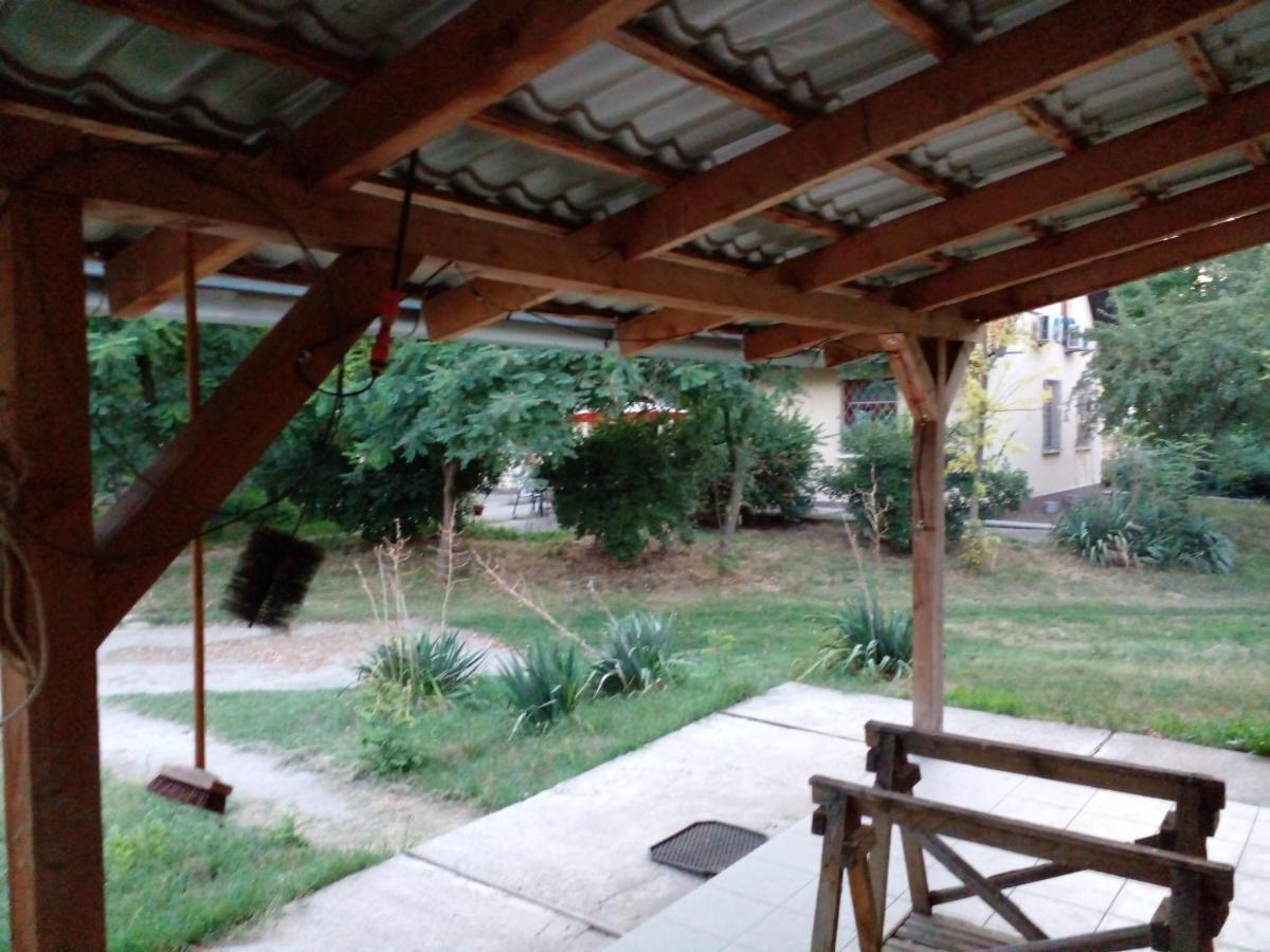 דירות Dutch Farm In Felsolajos מראה חיצוני תמונה